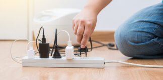 Caro energia: ora ci saranno delle limitazioni sull’uso della corrente in casa