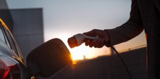 Auto elettriche: lo Stato andrà in crisi entro il 2030 per le accise Auto elettriche: lo Stato andrà in crisi entro il 2030 per le accise