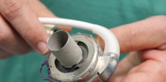 Cuore a levitazione magnetica impiantato in un bambino di 7 anni: è il più piccolo al mondo ma creato Cuore a levitazione magnetica impiantato in un bambino di 7 anni: è il più piccolo al mondo ma creato