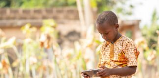 AGCOM: arriva la verifica dell’età online, 6 mesi per adeguarsi AGCOM: arriva la verifica dell'età online, 6 mesi per adeguarsi