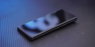 Samsung sfida l’iPhone pieghevole: ecco la grande novità Samsung sfida l’iPhone pieghevole: ecco la grande novità