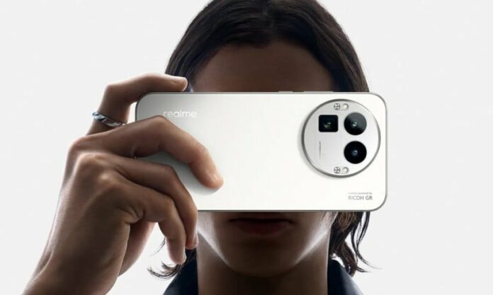Realme GT 8 Pro: scheda tecnica, fotocamera Ricoh e prezzo