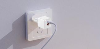 Quanto consuma il caricabatterie lasciato attaccato di notte? Quanto consuma il caricabatterie lasciato attaccato di notte?