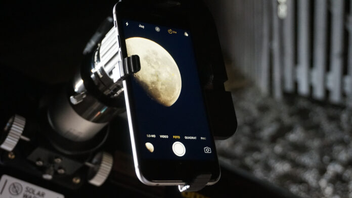 Smartphone sulla Luna: come gli astronauti useranno la tecnologia