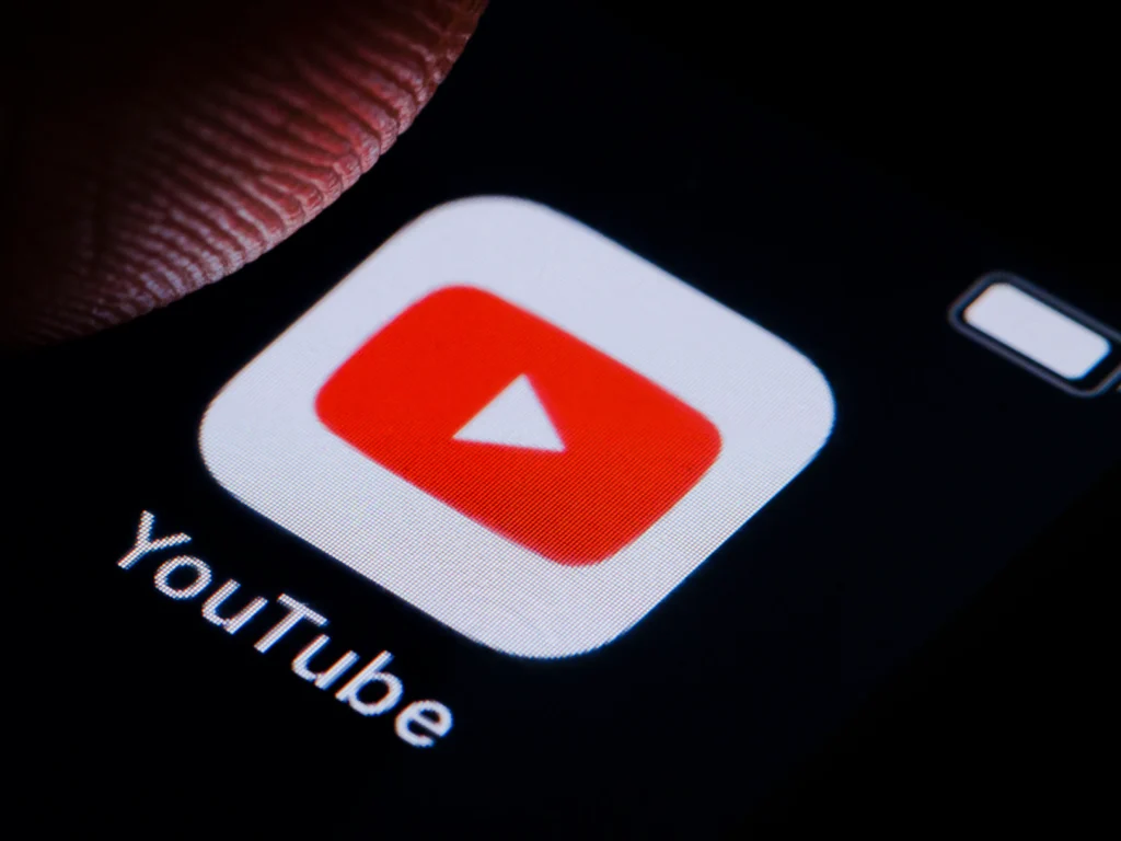 Google sperimenta IA per potenziare la ricerca su YouTube