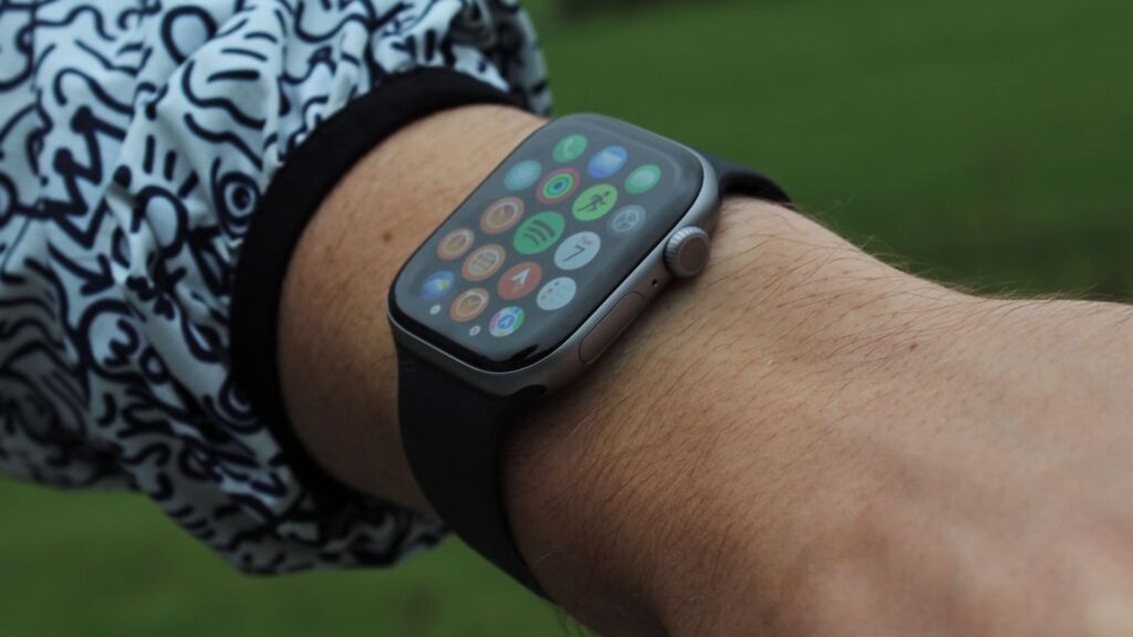 Scopri l'Apple Watch Series 11 in sconto su Amazon. Qualità top a 349€, ribasso del 29%. Non perdere le sue caratteristiche avanzate e funzioni di benessere.