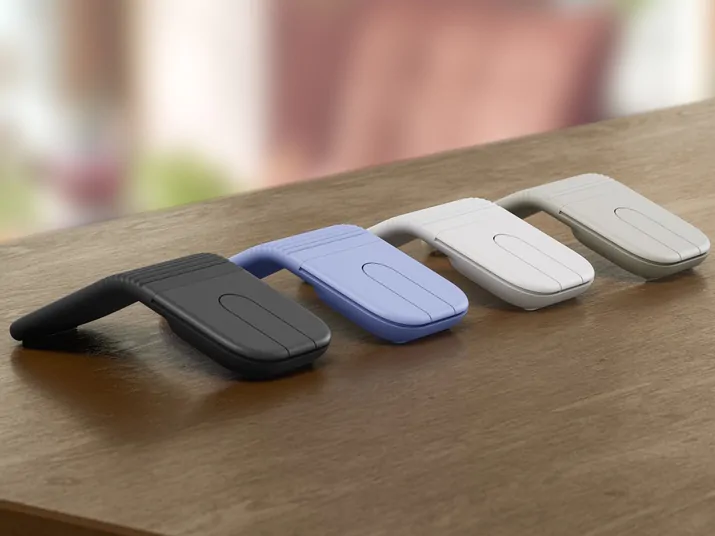 Scopri Mobi Fold, il nuovo mouse pieghevole di Logitech progettato per chi lavora ovunque con efficienza e comodità.