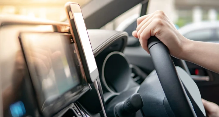 Le polizze RC Auto Pay How You Drive premiano chi guida in modo prudente: grazie alla scatola nera il risparmio può superare 200 euro all'anno e arrivare oltre 500 euro per i neopatentati.