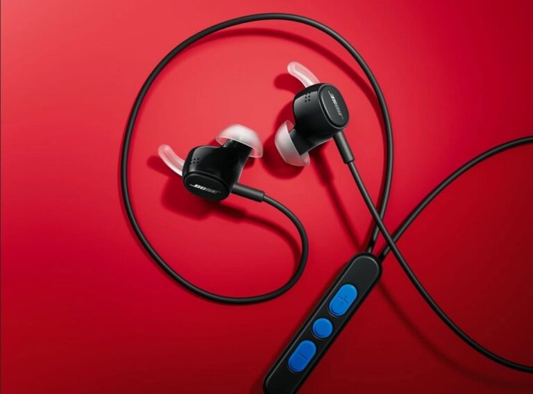 Bose presenta i Wired Noise Cancelling Earbuds, nuovi auricolari con filo USB-C, cancellazione attiva del rumore e prezzo di 99 dollari.