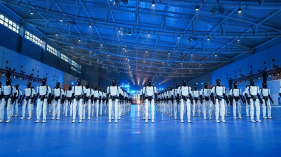 A Jinan, 110 robot umanoidi hanno stabilito un Guinness World Record danzando insieme senza controllo umano. Scopri i dettagli dell'esibizione.