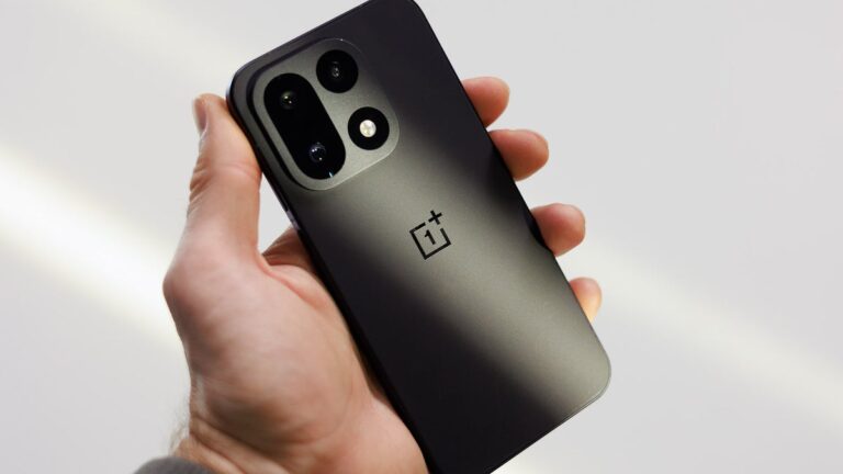 Scopri le indiscrezioni sul display del nuovo OnePlus 17, che potrebbe presentare un refresh rate di 240 Hz, rivoluzionando il settore.